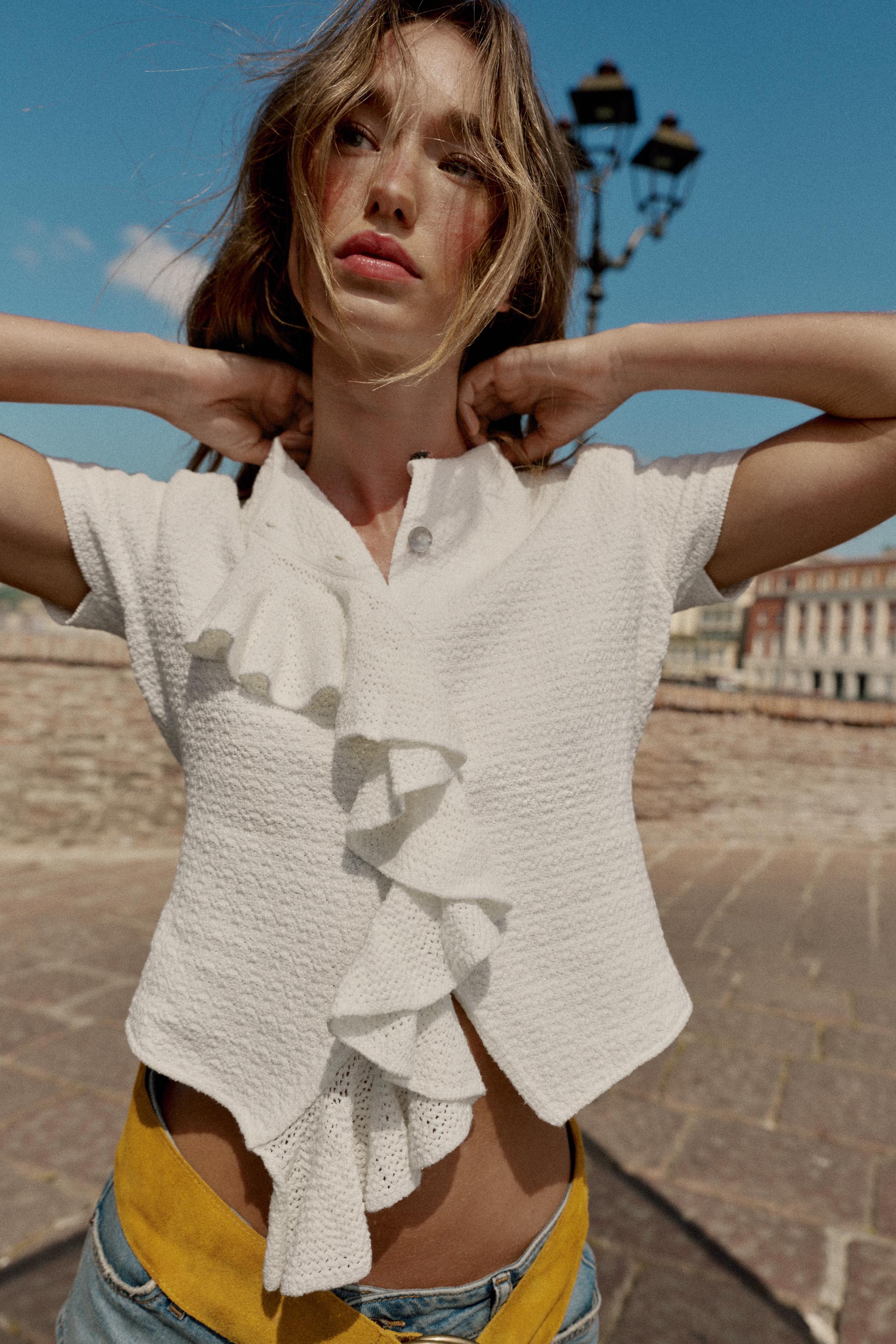 RUFFLED SHORT SLEEVE CARDIGAN